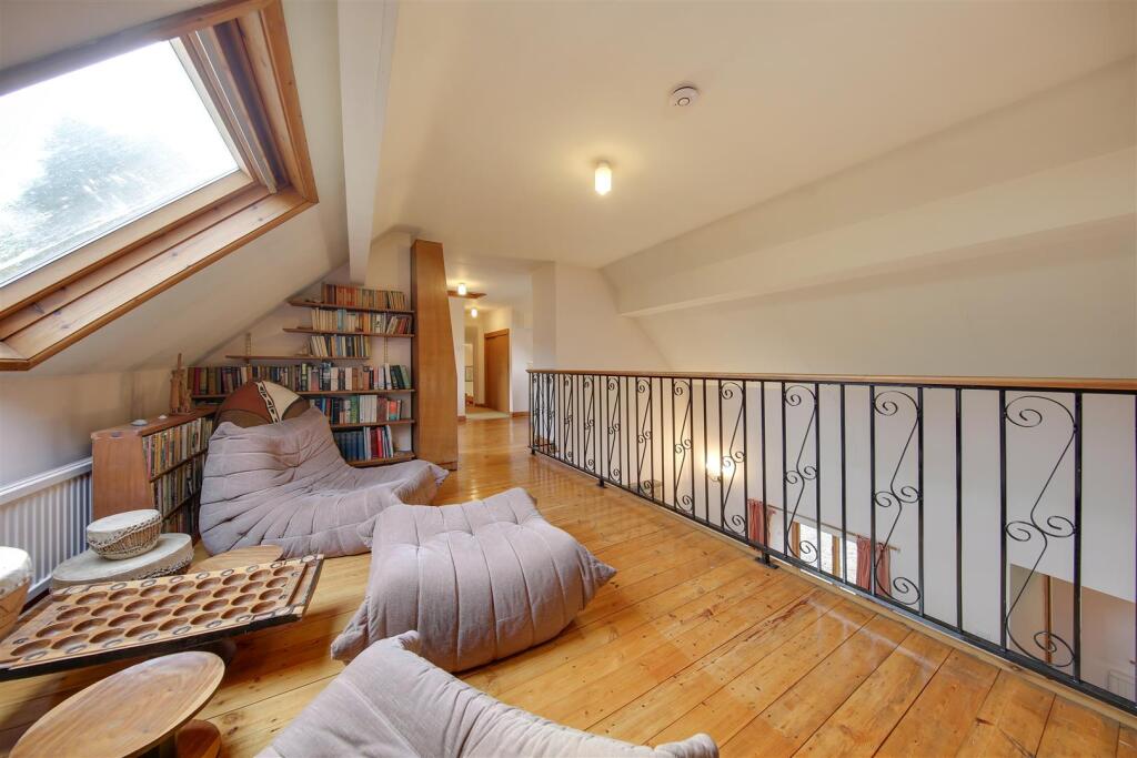 Gallery Landing2.jpg