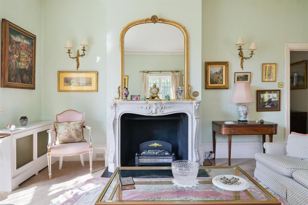 WALTON HEATH COTTAGE- (8).jpg