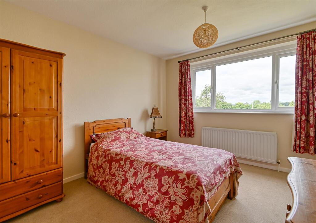 12 Rosemount Gardens-02.jpg