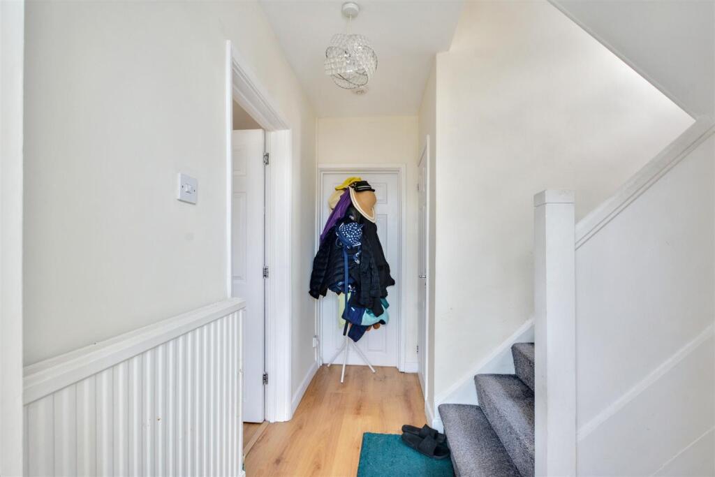 Hallway_2.jpeg
