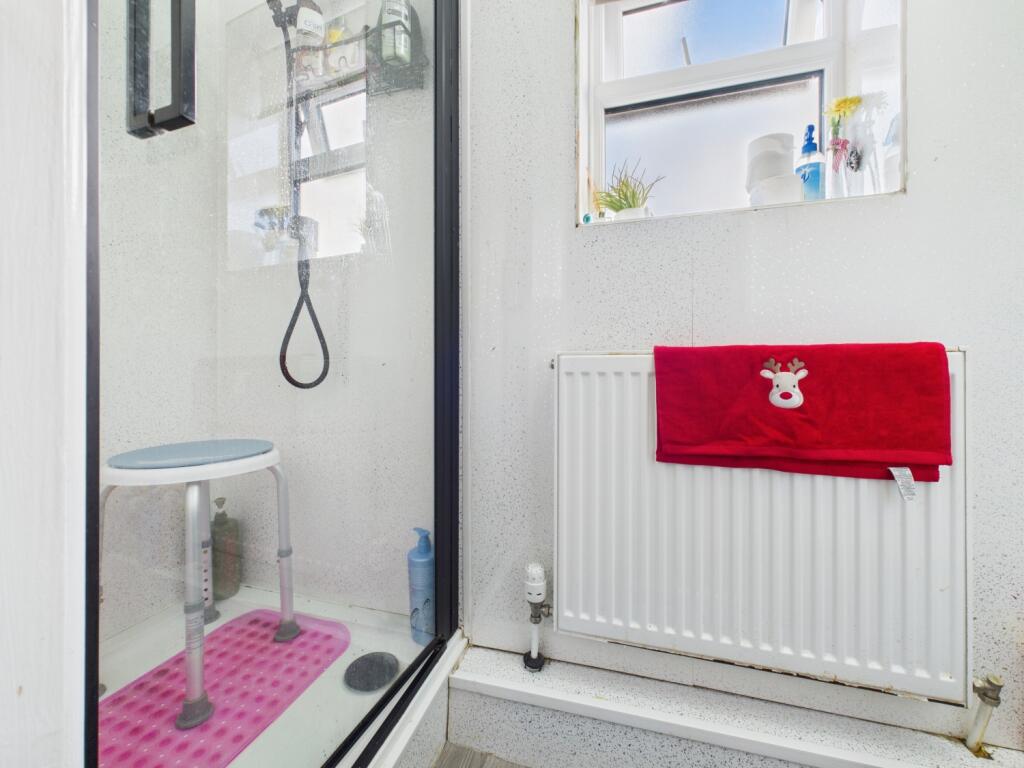 CAM03729G0-PR0198-STILL007