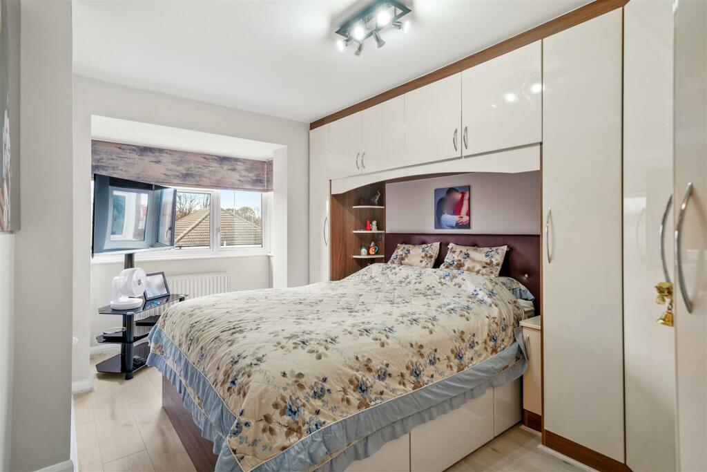 18 Eton Avenue - Iyo8kitUtCNF6YiIiUPo.jpg