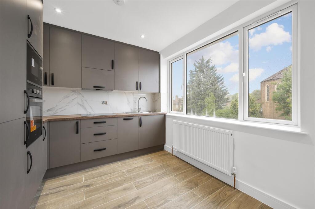 Flat 3, 80 Durham Road,4.jpg