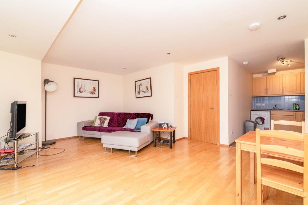 Lounge / Kitchen