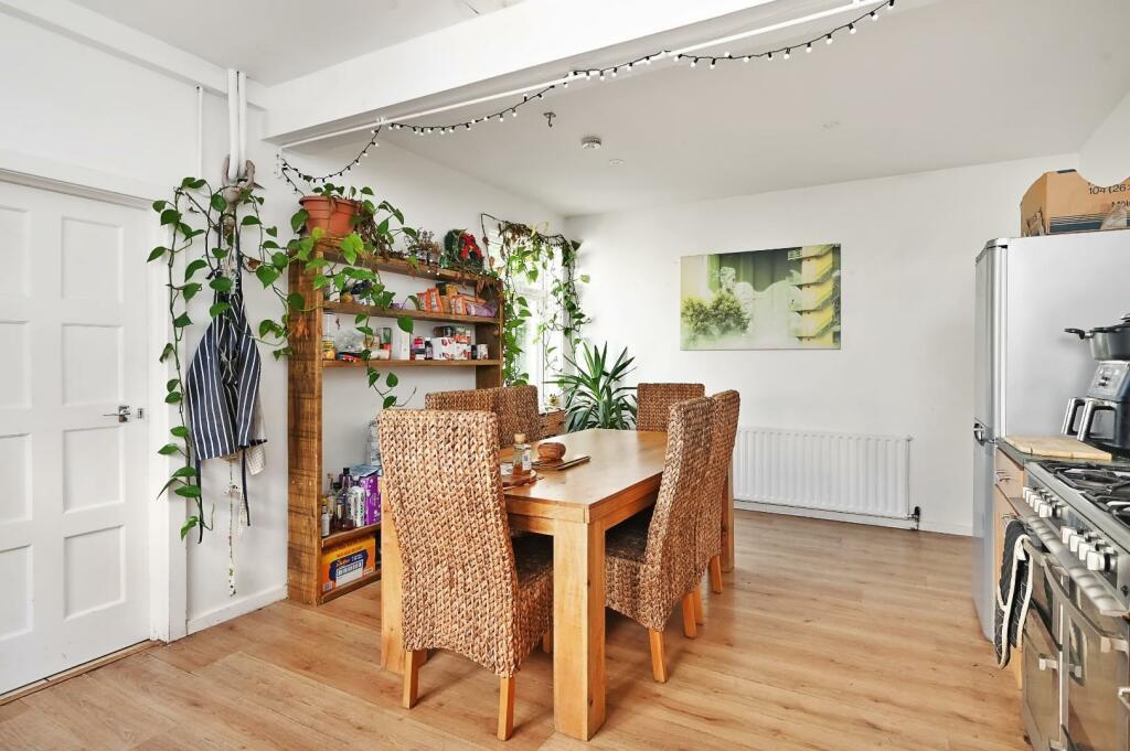 111 goldstone cres bn3 (6).jpg