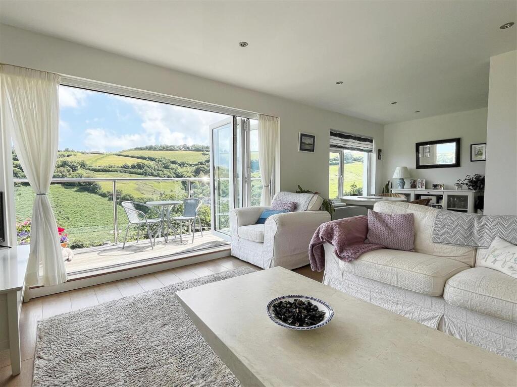 Sitting Room 2.jpg