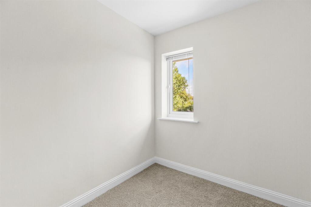 46 Milton Place, HP13 7DN-1.jpg