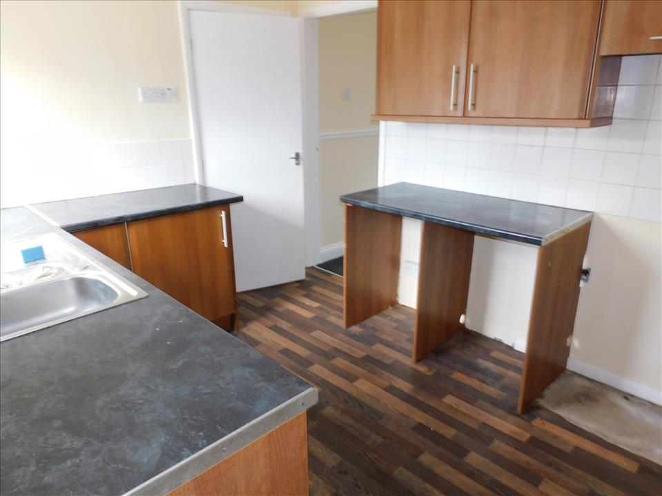 FITTED KITCHEN
