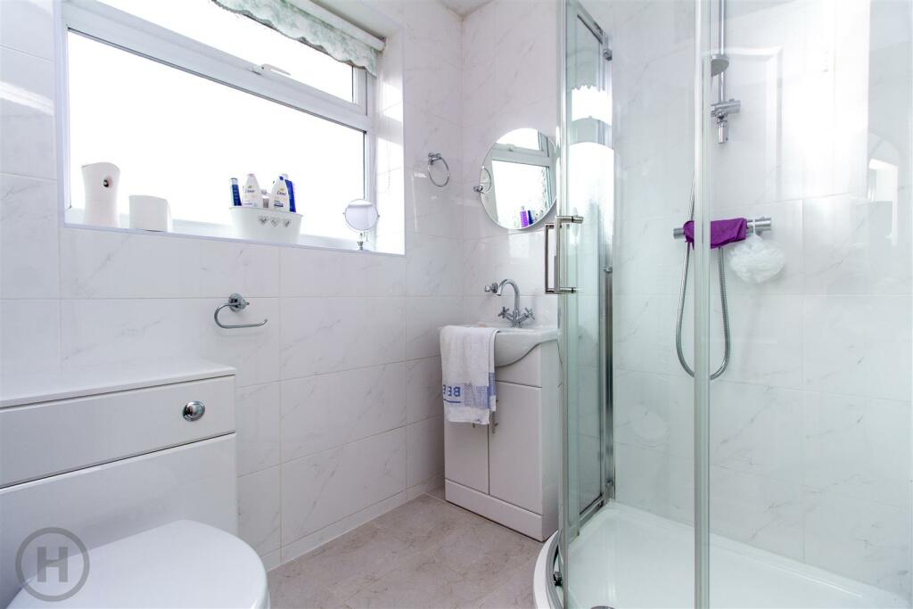 Shower Room.jpg