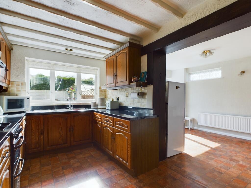 CAM02386G0-PR0089-STILL013