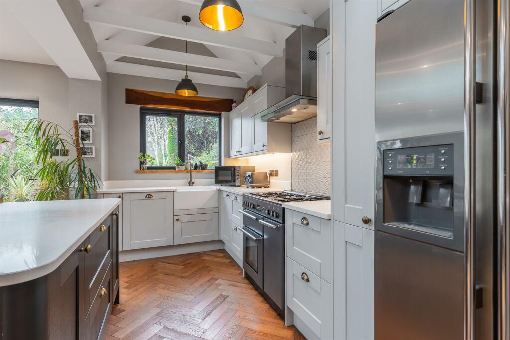 KITCHEN-3.jpg