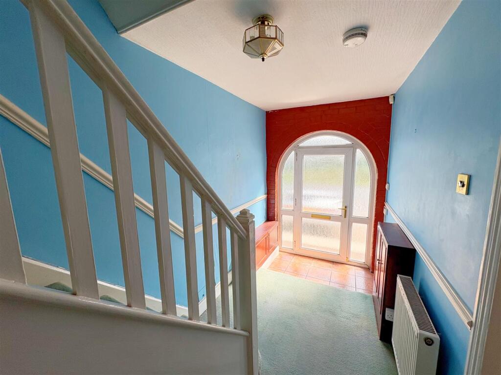 Hallway and stairs (1).jpg