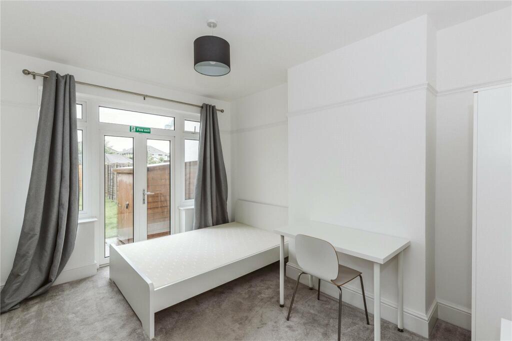 Lyddington Road_Medi