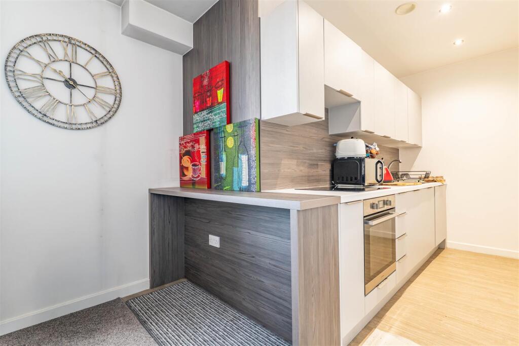 Lounge/Dining/Kitchen