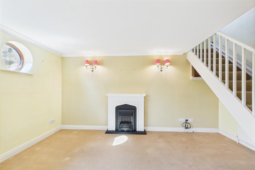 CAM04201G0-PR0080-STILL020