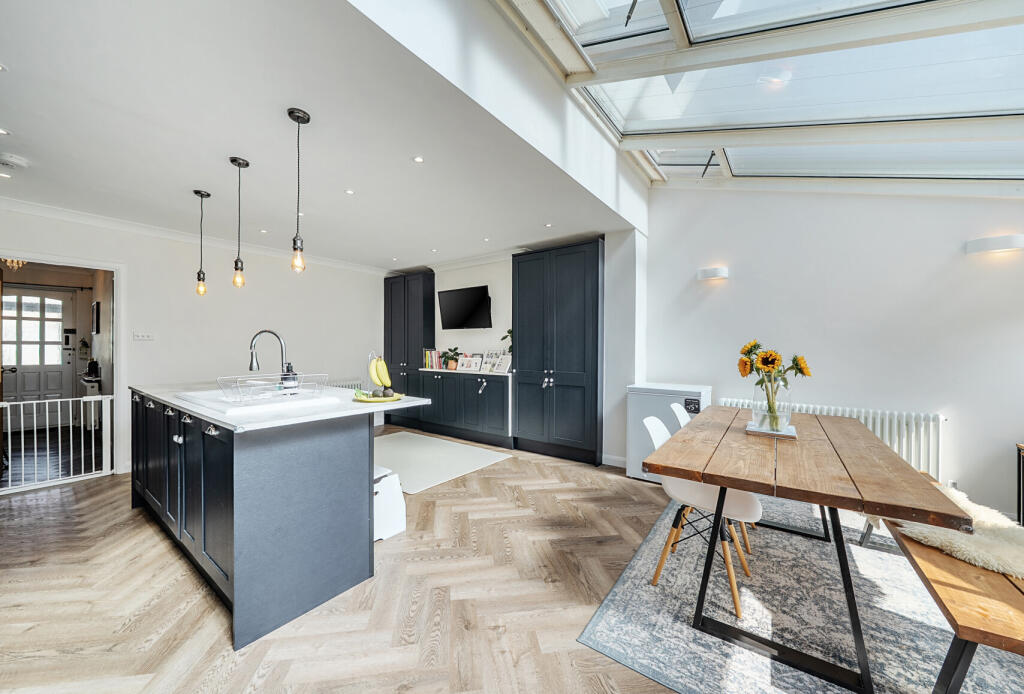 1335120-9-689b168...