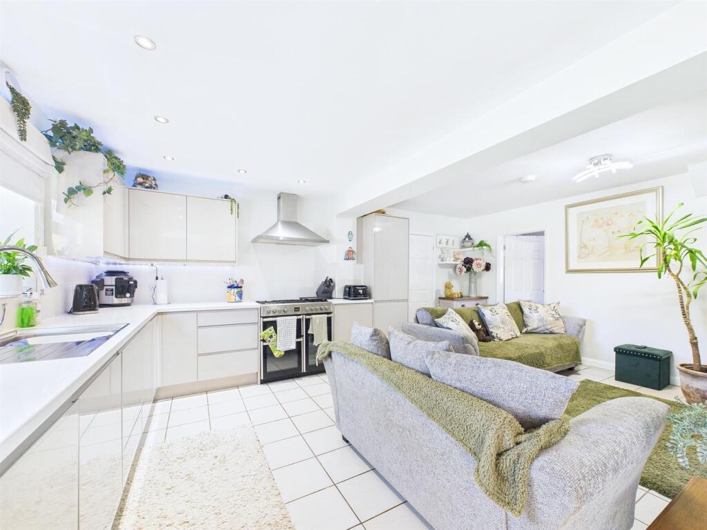 Open Plan Kitchen/Dining/Living Area