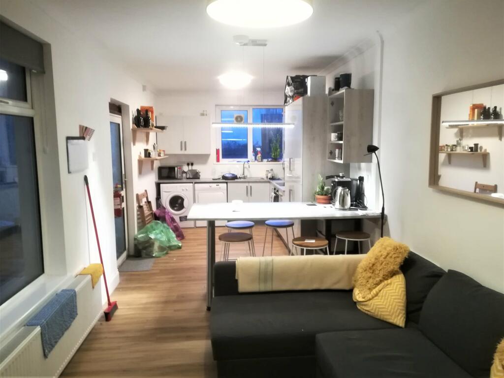 Kitchen - Living Roo