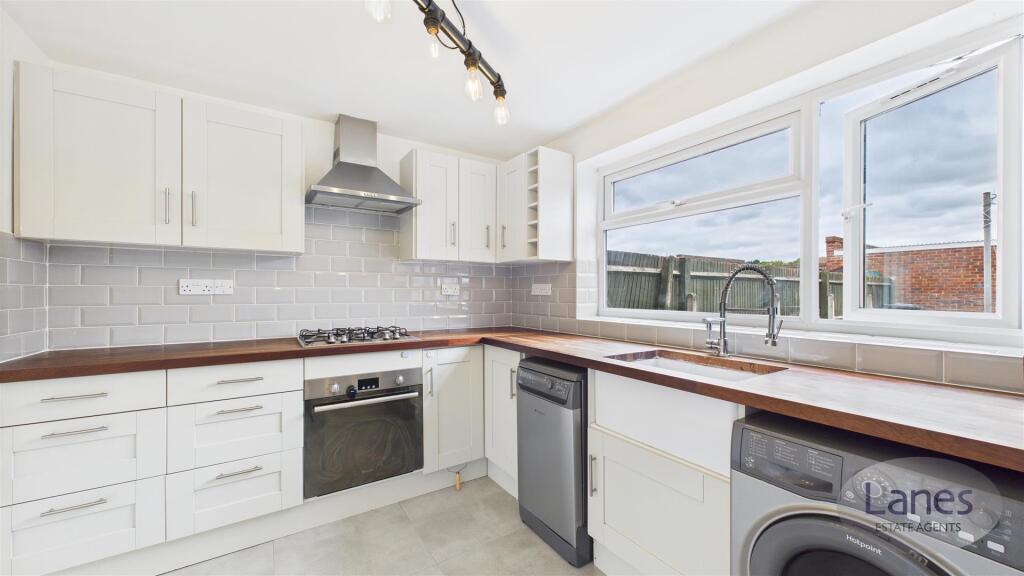 CAM05136G0-PR0110-STILL006.jpg