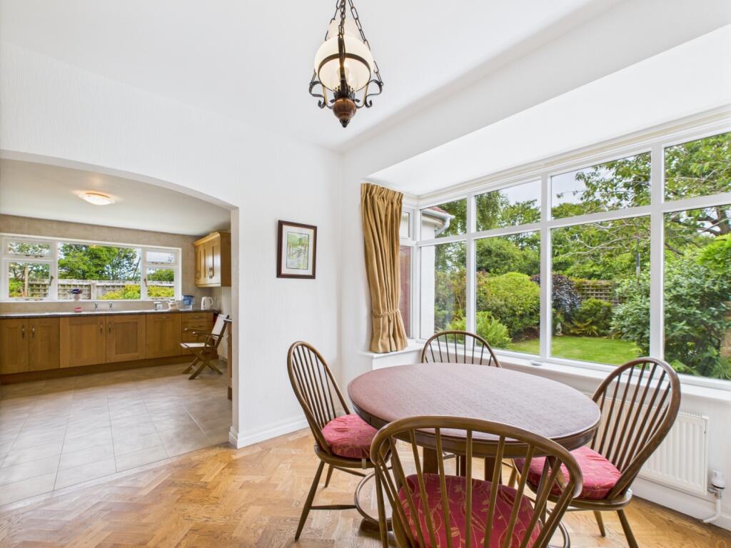 CAM02386G0-PR0138-STILL029