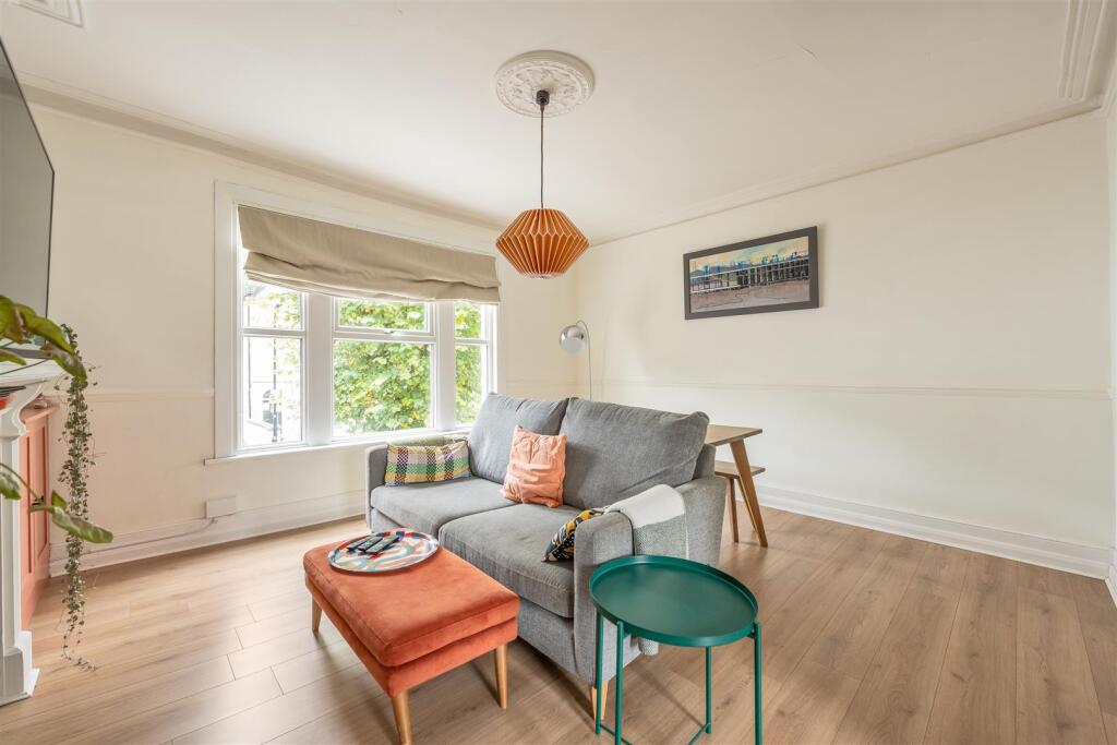 Queens Grove Road E4