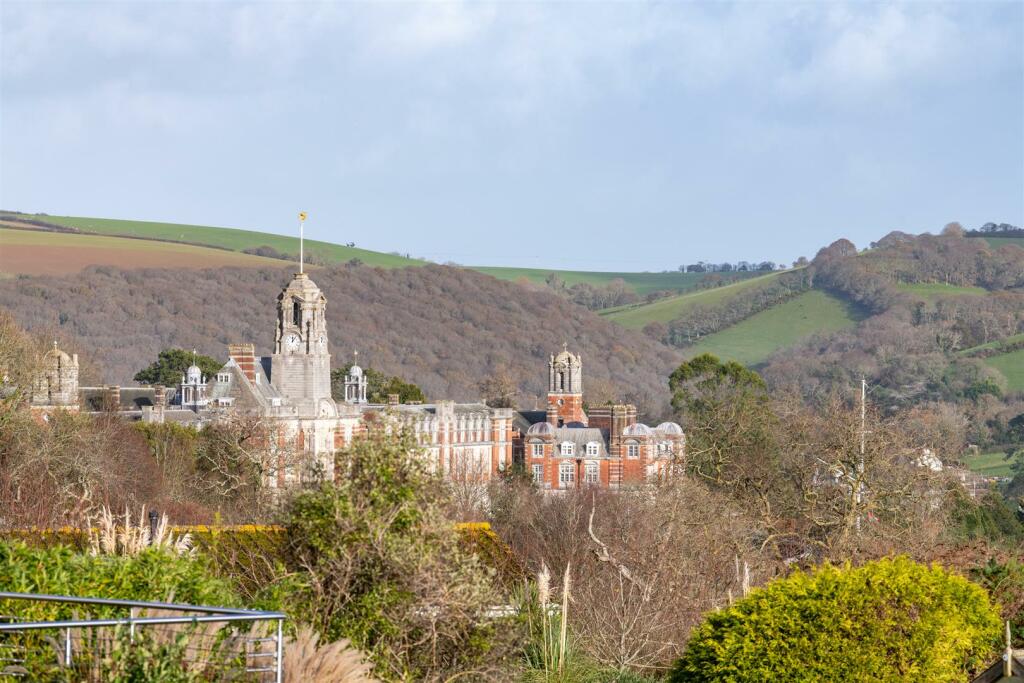 A02 - Lawnbank 1 Thurlestone Gdns RV - 231208.jpg