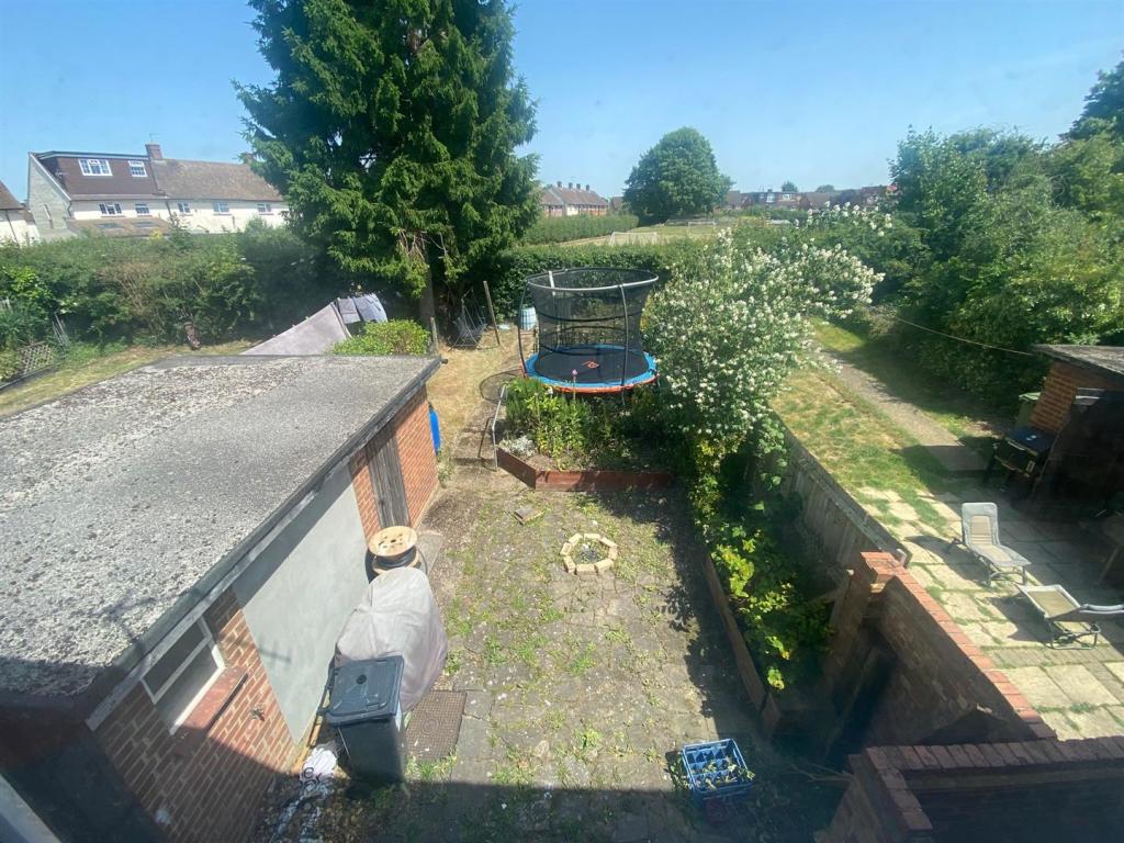 gARDEN 4.jpg