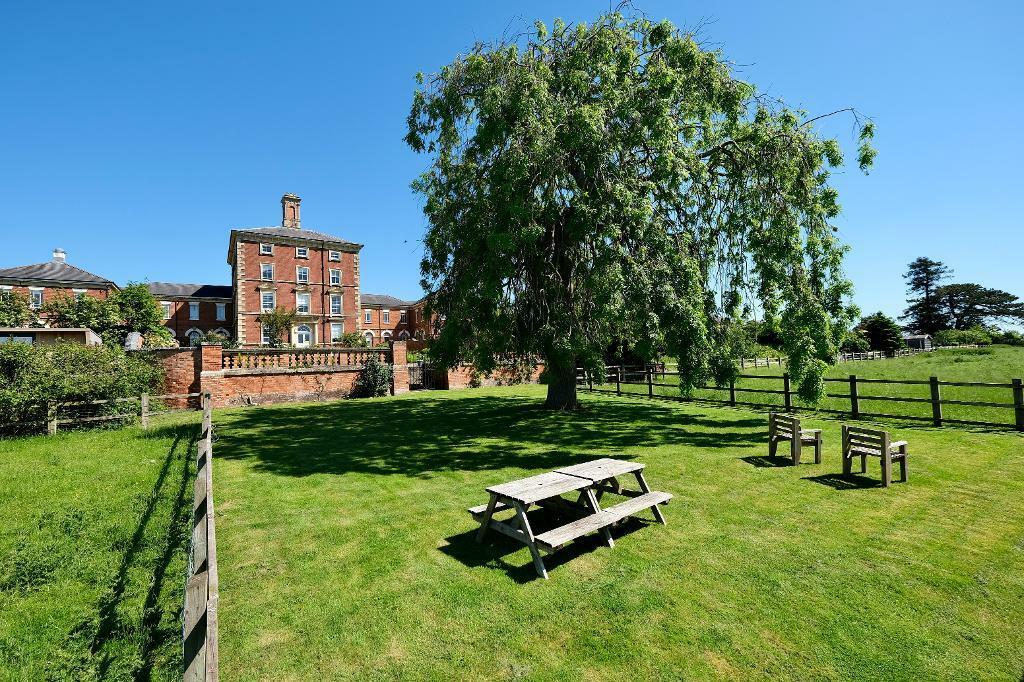 Communal gardens