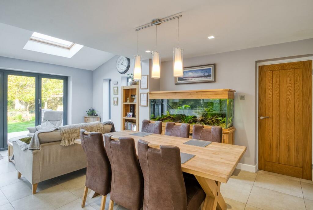 34 Cleeve drive - Mark Templer X PhotoCB 28.jpg