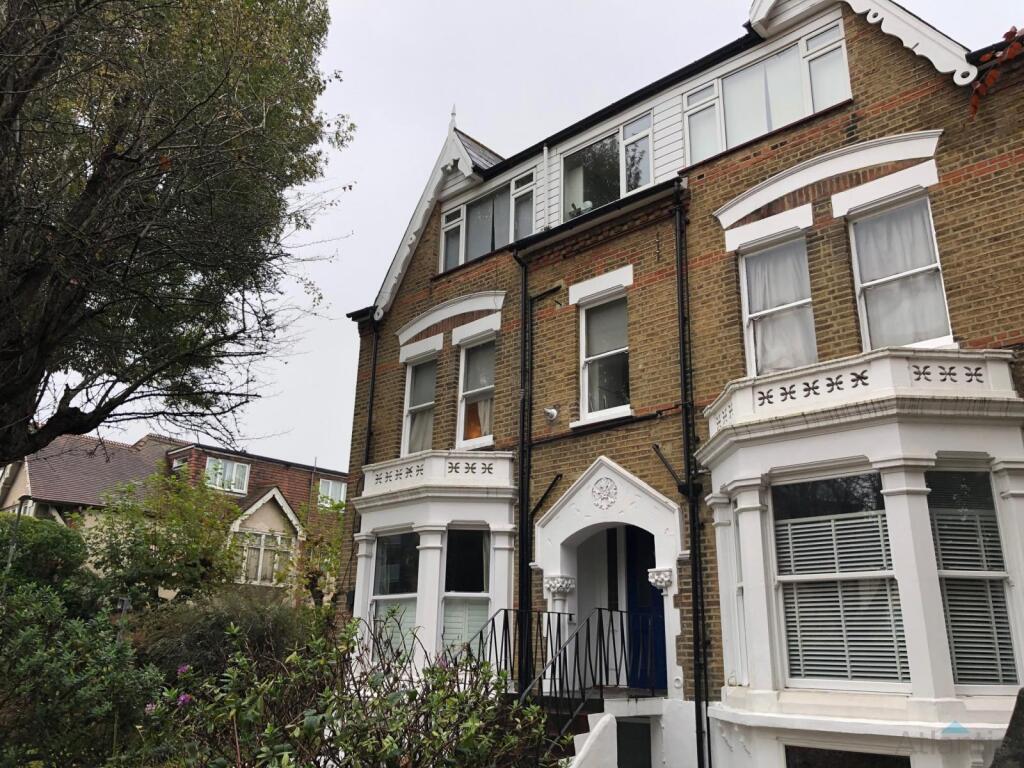 Large Studio Flat