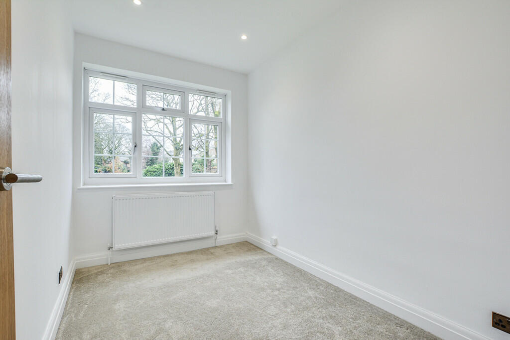 BEDROOM 5