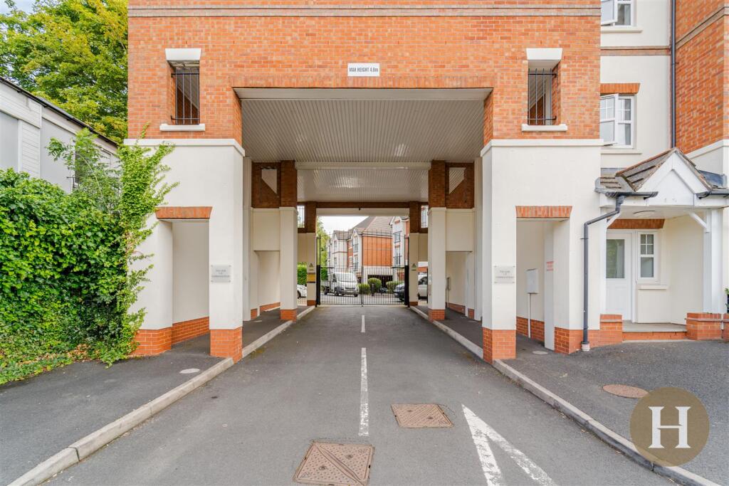 Hadleigh Estate Agents-33.jpg