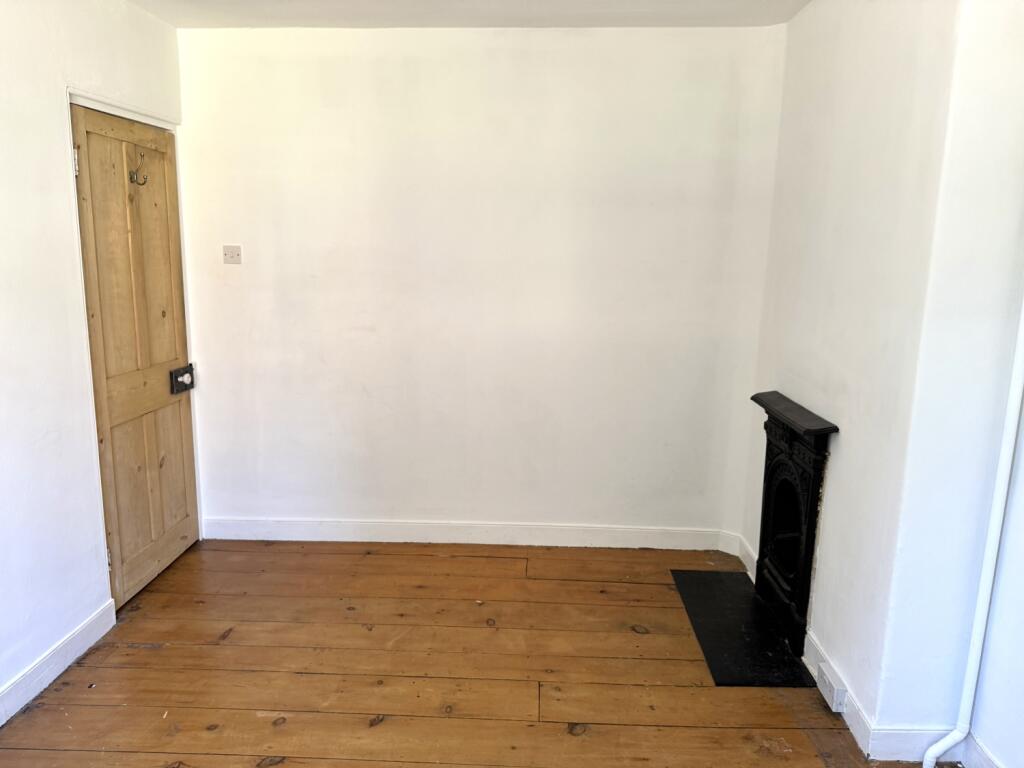 Bedroom 1 (2)