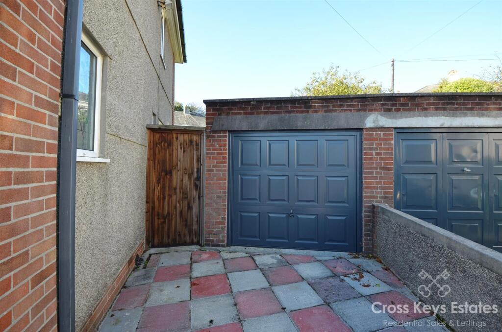 Garage &amp; Driveway