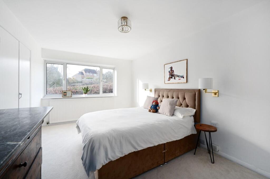 66 woodland ct bn3 (17).jpg