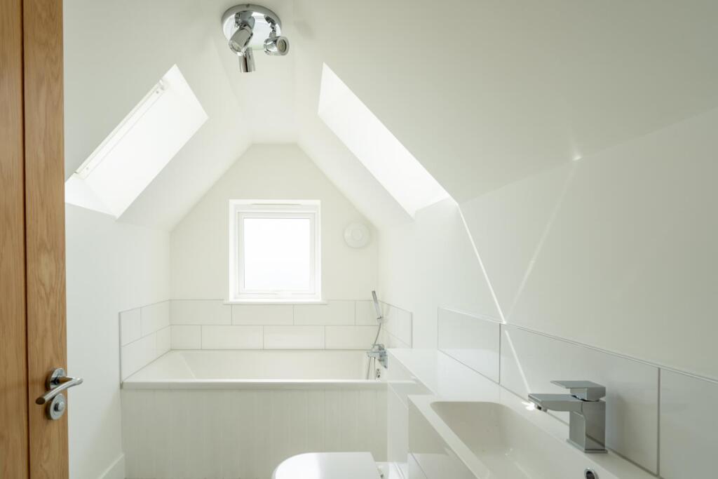 Principal Bathroom.jpg