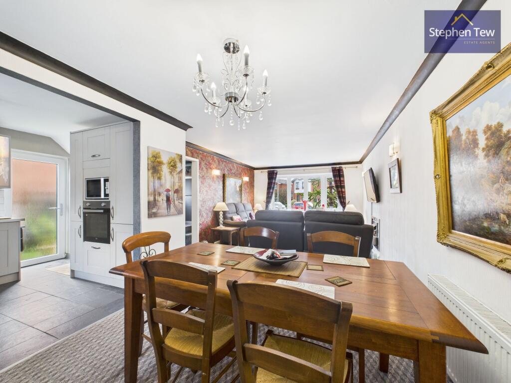 Through Lounge / Dining Area