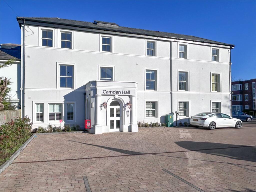 10 Camden Hall