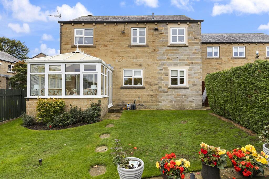 36 Blacksmith Fold, Almondbury 30_297.jpg