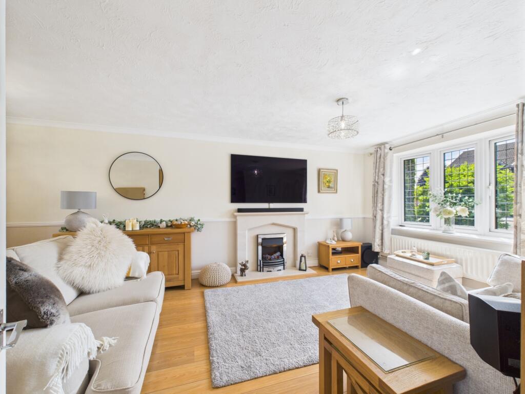 CAM02023G0-PR0149-STILL019