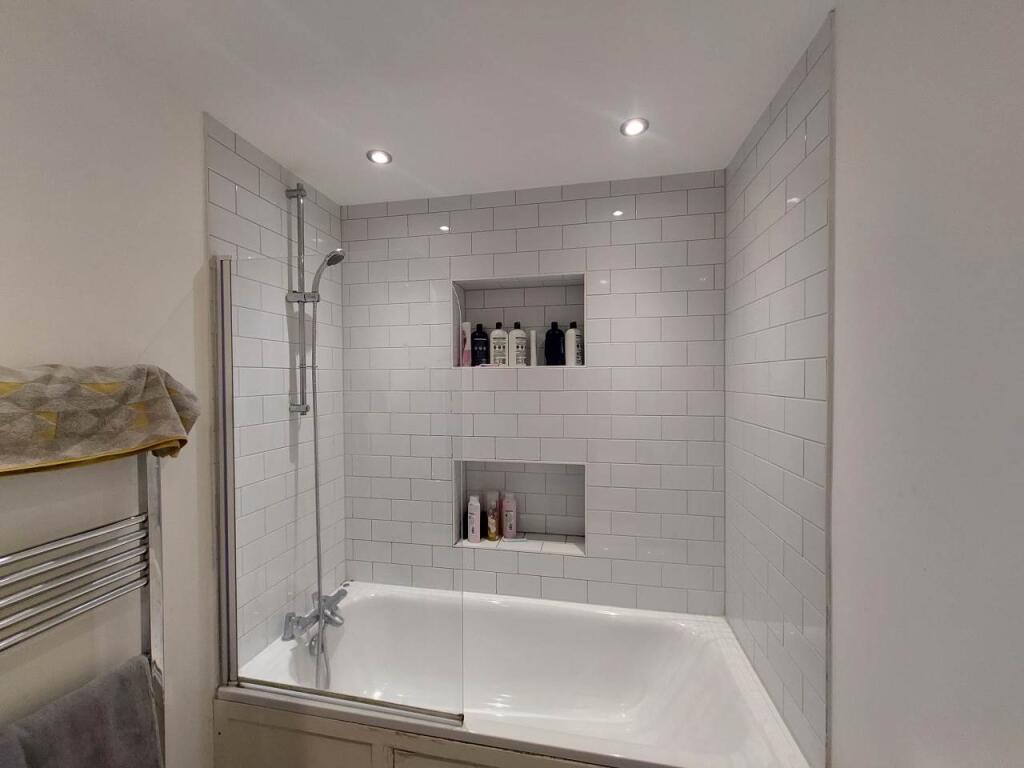Family bathroom (sec
