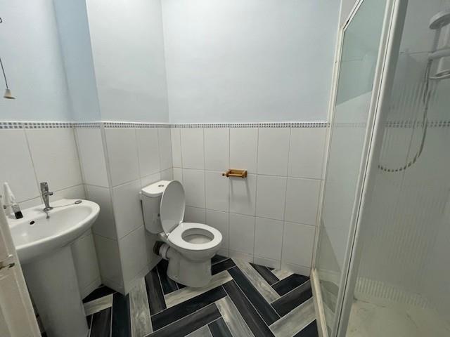 Shower Room.jpg