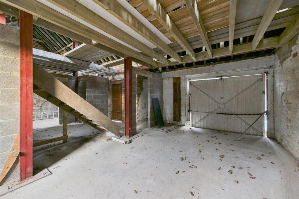 Georgia House, Cambridge, Gloucester GL2 7AL | Fre