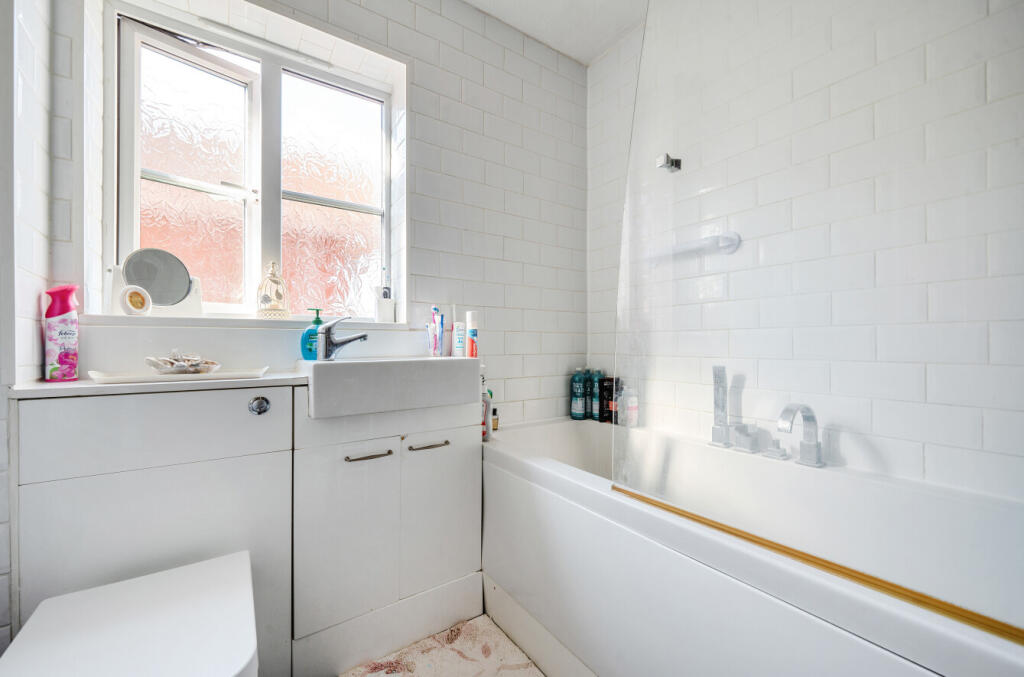 1303957-22-683de3...