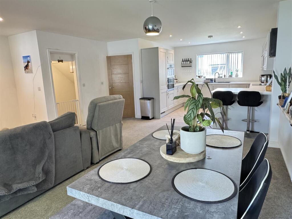Kitchen Lounge Diner