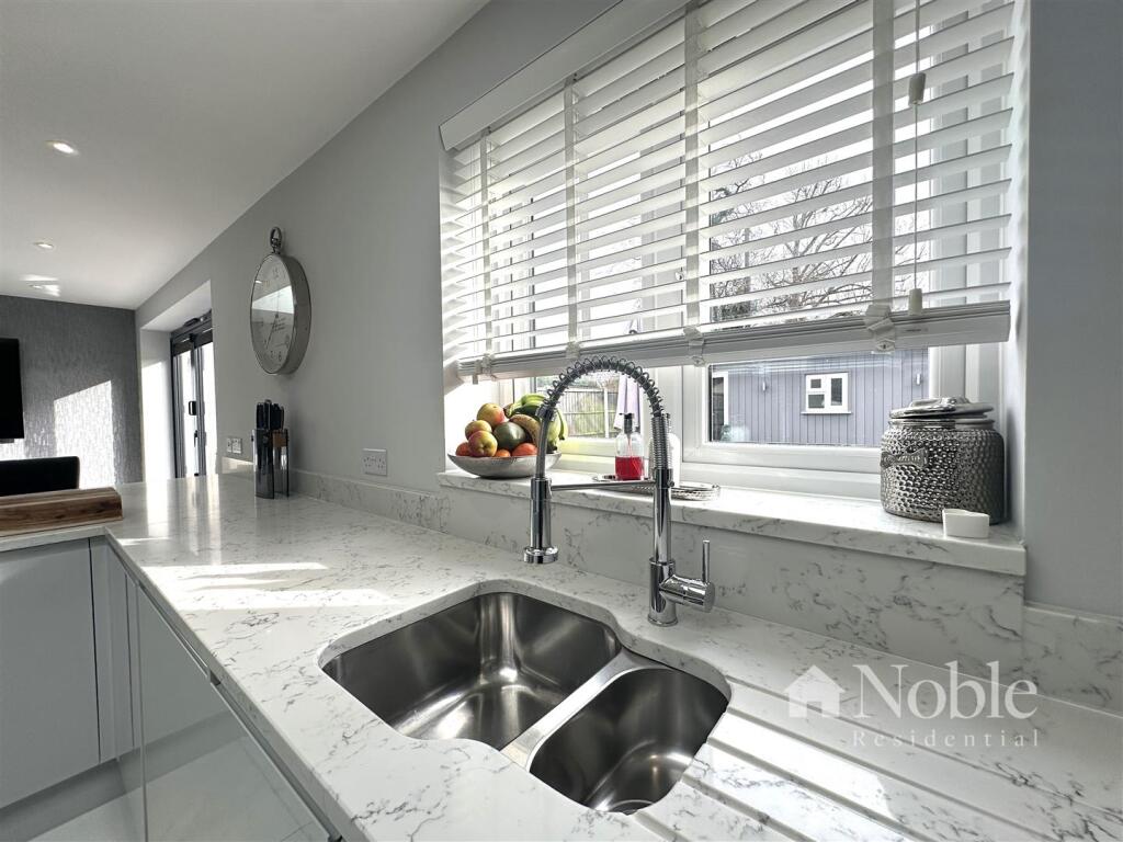 Open Plan Living/Kitchen/Dining Area