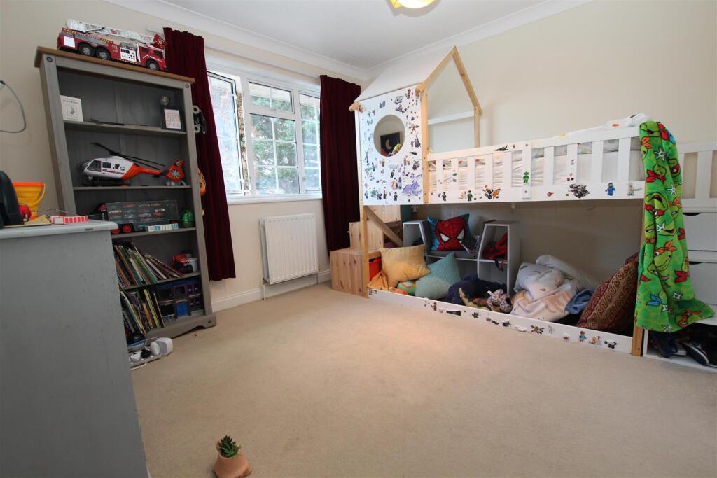 BEDROOM 2