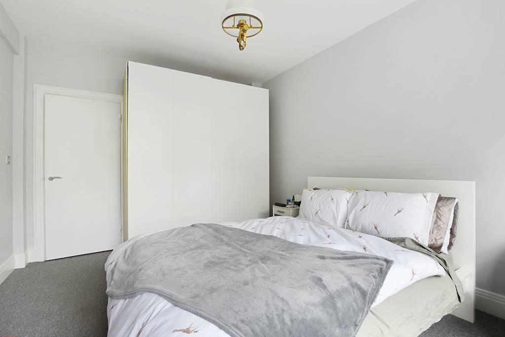 Principal bedroom 2 - Florence Court.JPG