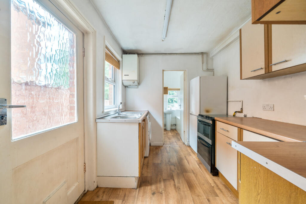 1320532-11-686bce...