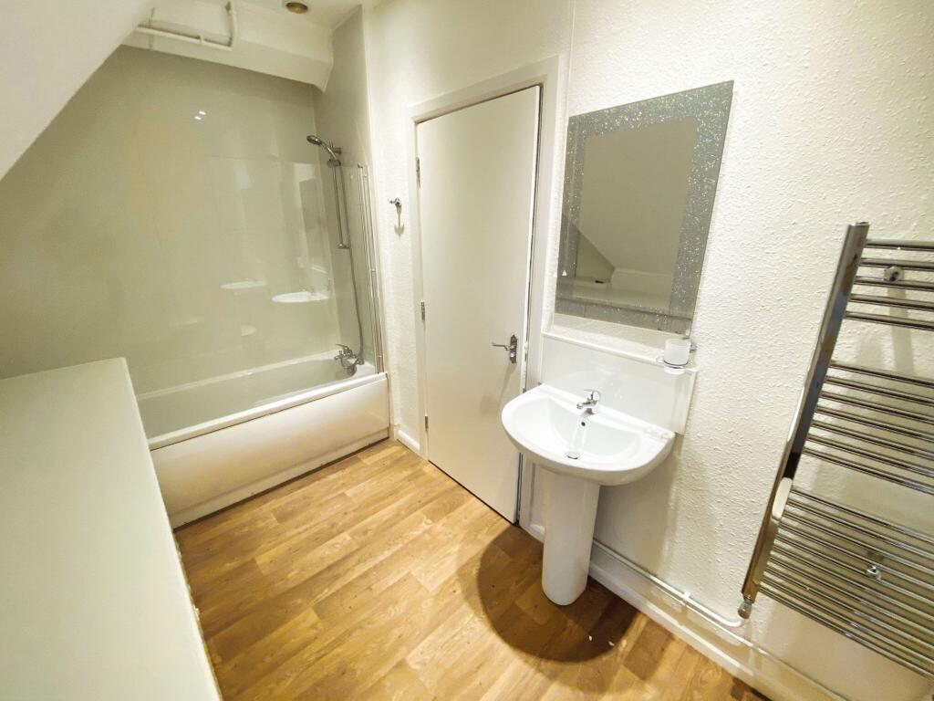 Bathroom/Utility Room
